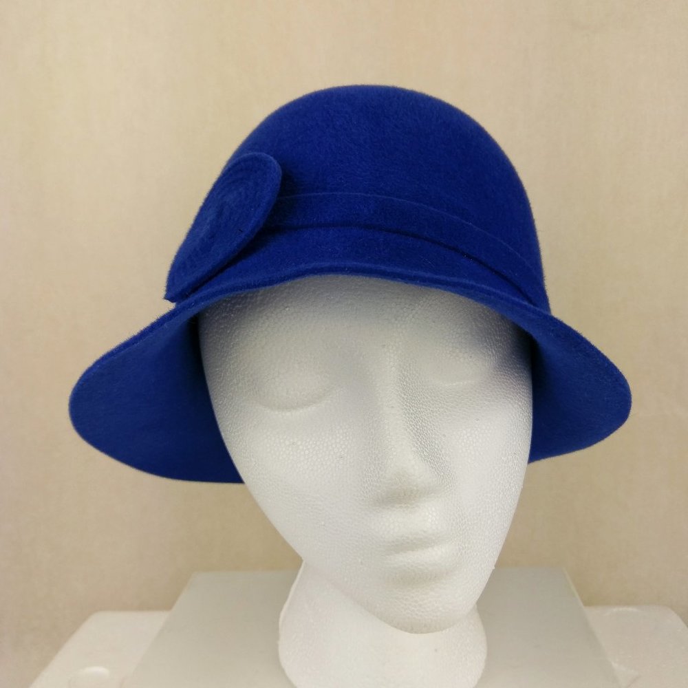 NWOT Blue Vintage-style Retro Blue Cloche Italy